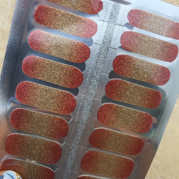 5 for $15 Nail Wraps- Sunset Shimmer - Picture 3 of 4